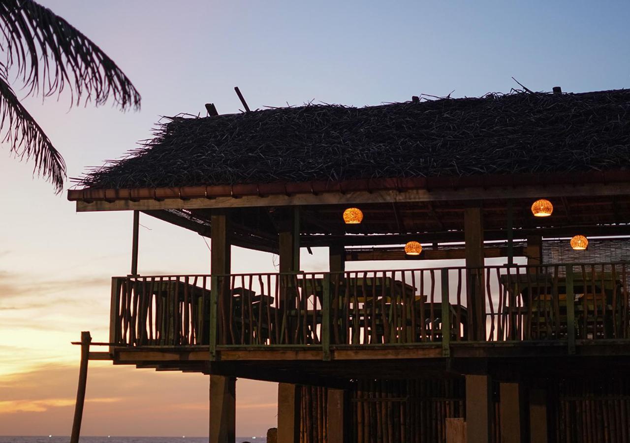 Manta Beach Resort & Ayurvedic Wellness Centre Boossa Luaran gambar